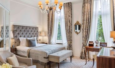 afbeelding van Deluxe Double Room (Courtyard)-1 King Bed Non Refundable Free WiFi