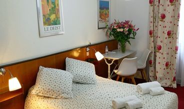afbeelding van Triple Room-1 Double Bed and 1 Twin Bed Non Refundable Free WiFi