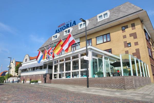 Two Brothers Hotel Astoria - Voordeel Special - FRONT