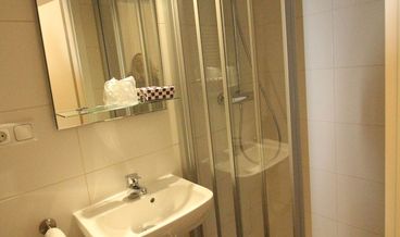 afbeelding van Double Room, Private Bathroom-1 Queen Bed Free WiFi Free self parking