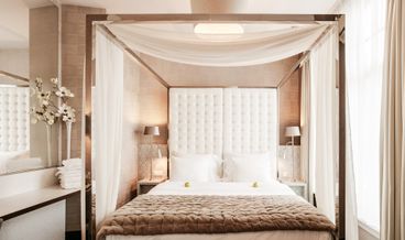 afbeelding van White suite
