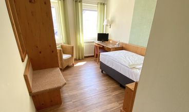 afbeelding van Comfort Triple Room-1 Queen Bed and 1 Twin Sofa Bed Free WiFi Free self parking Free breakfast