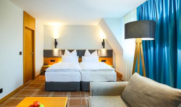 afbeelding van Standard Double Room-2 Twin Beds and 1 Double Sofa Bed Free WiFi Free self parking