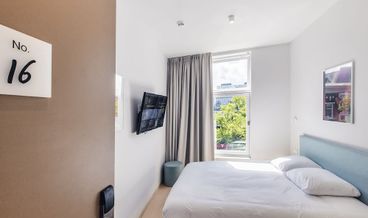 afbeelding van Double Room (171. Modern Room)-1 Queen Bed Non Refundable Free WiFi