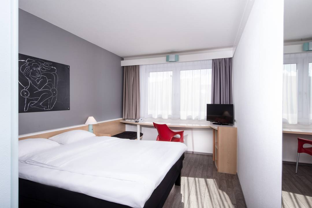 Ibis hotels