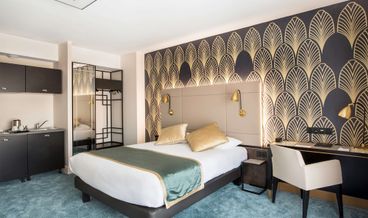 afbeelding van Family Room, 1 Queen Bed with Sofa bed, Non Smoking, Kitchenette (with Sofabed)-1 Queen Bed and 1 Double Sofa Bed Free WiFi