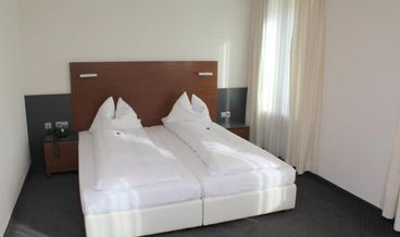 afbeelding van Business Double Room-1 Queen Bed Free WiFi Free self parking Free breakfast