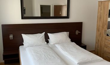 afbeelding van Standard Double Room-1 Queen Bed Free WiFi Free self parking