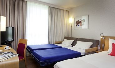 afbeelding van Classic Double Room, 1 Double Bed with Sofa bed-1 Double Bed and 1 Twin Sofa Bed Free WiFi Free self parking