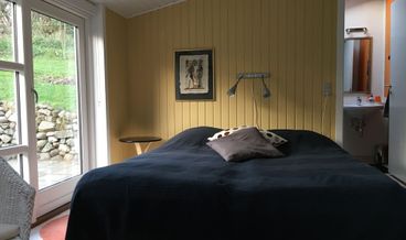 afbeelding van Cabin, Shared Bathroom, Garden Area-1 Double Bed and 2 Large Twin Sofa Beds Free WiFi Free self parking