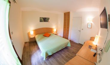 afbeelding van Double Room, Non Smoking, Lake View (Park side)-1 Double Bed Free self parking Free WiFi
