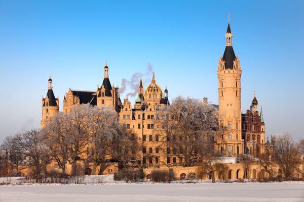 Vier oud en nieuw in Schwerin