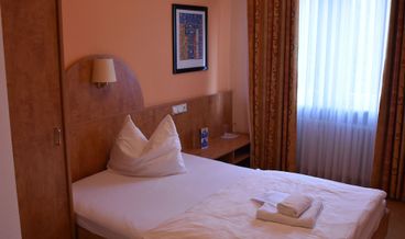 afbeelding van Standard Double Room-1 Queen Bed Free WiFi Free self parking Free breakfast
