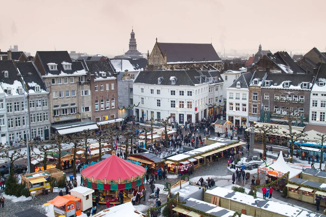 Proef de kerstsfeer op de kerstmarkt Maastricht 2021