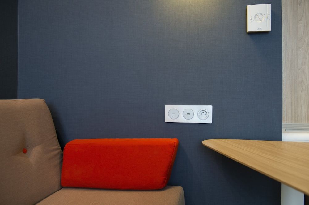 afbeelding van Standaard kamer, 1 tweepersoonsbed met slaapbank (Airport View)