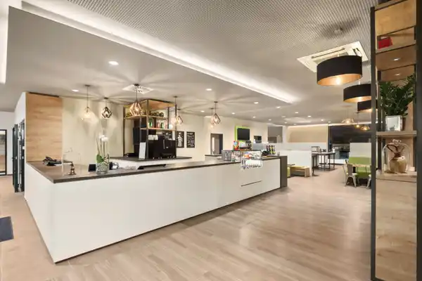 Super 8 by Wyndham Munich North - Standaard Kamer - RECEPTION