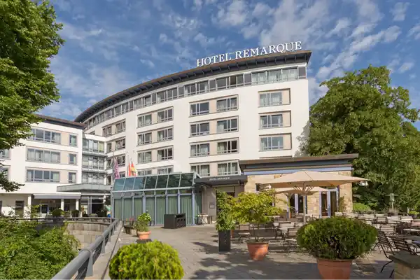 Hotel Remarque - Zomer Sale - FRONT
