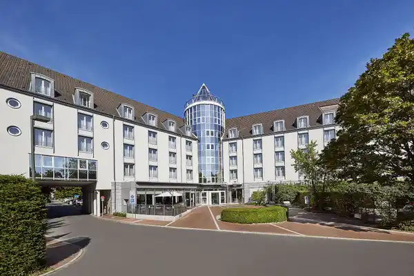 Lindner Hotel Düsseldorf - Park, Sleep, Fly Special - FRONT