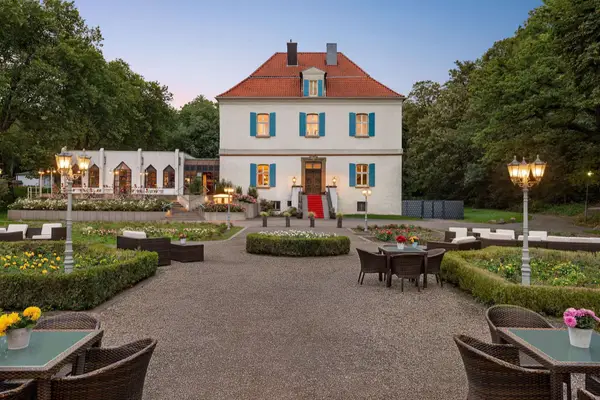 Vienna House Easy by Wyndham Castrop-Rauxel - Lente Sale - FRONT