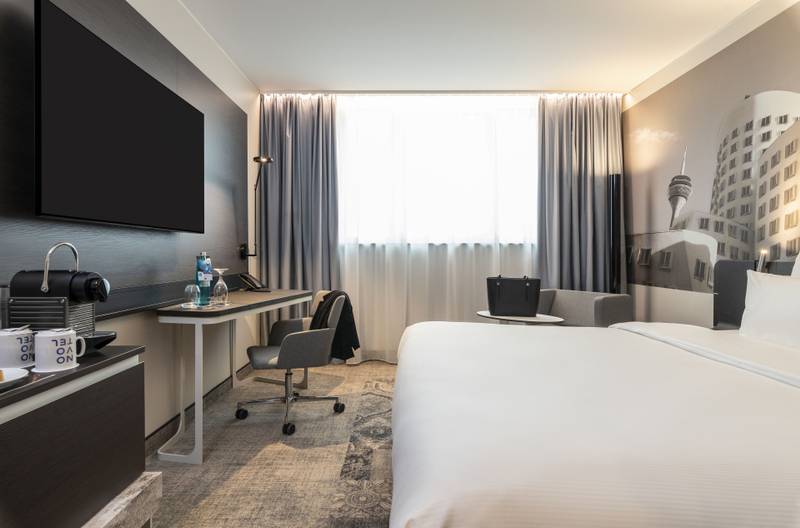 Novotel Düsseldorf Airport Park Sleep & Fly www.hotelspecials.nl