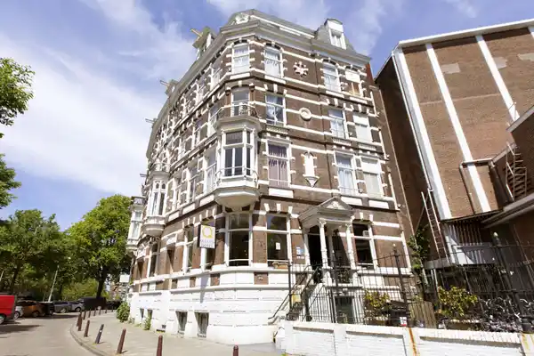 Quentin Amsterdam - Small Double Room - FRONT
