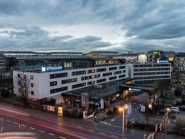 Wyndham Stuttgart Airport Messe - Winter Sale - FRONT