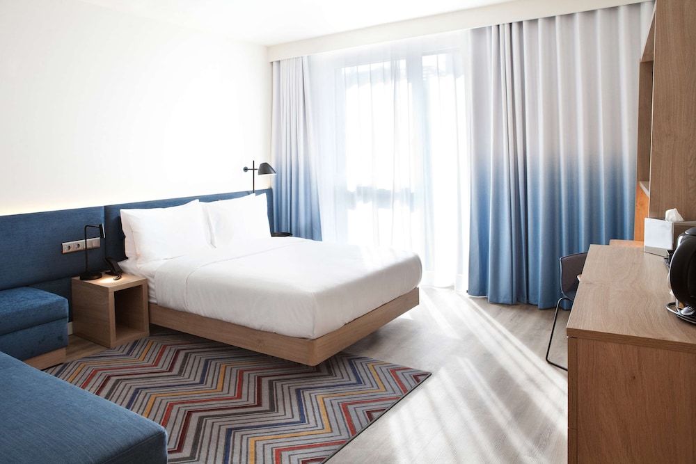 afbeelding van Kamer, 1 queensize bed met slaapbank