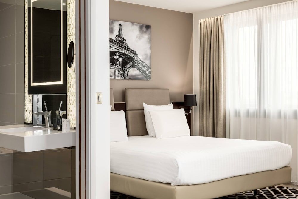 afbeelding van Parisian Suite