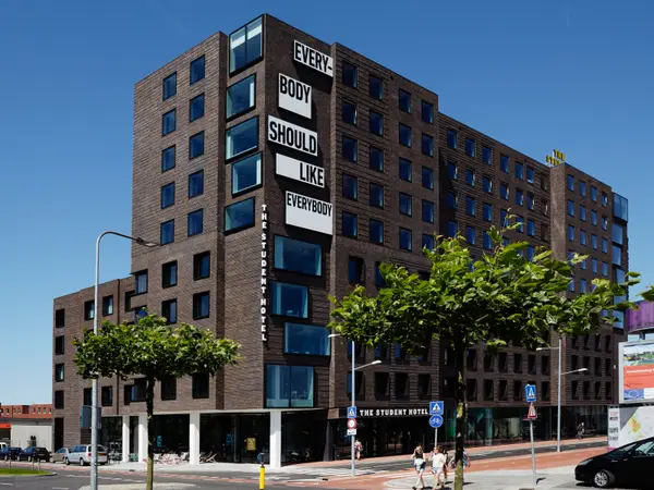 The Social Hub Groningen - Deluxe King - FRONT