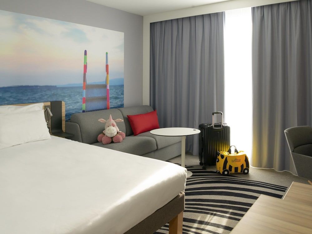 afbeelding van Klassieke kamer, 1 tweepersoonsbed met slaapbank
