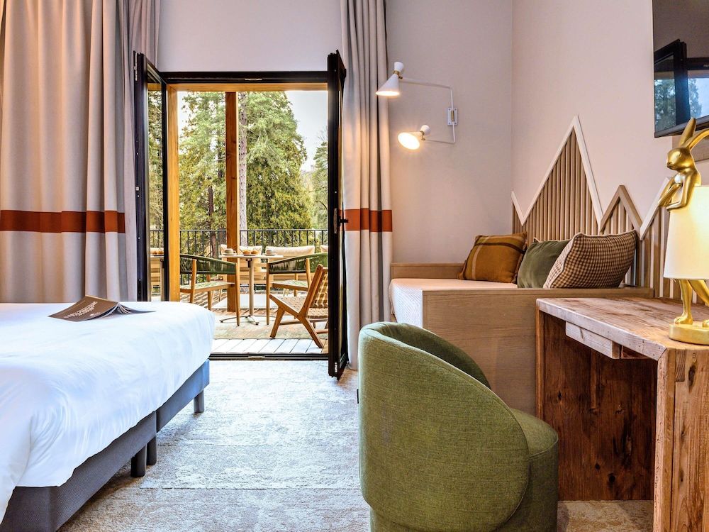 afbeelding van Deluxe kamer, meerdere bedden, terras, uitzicht op bergen