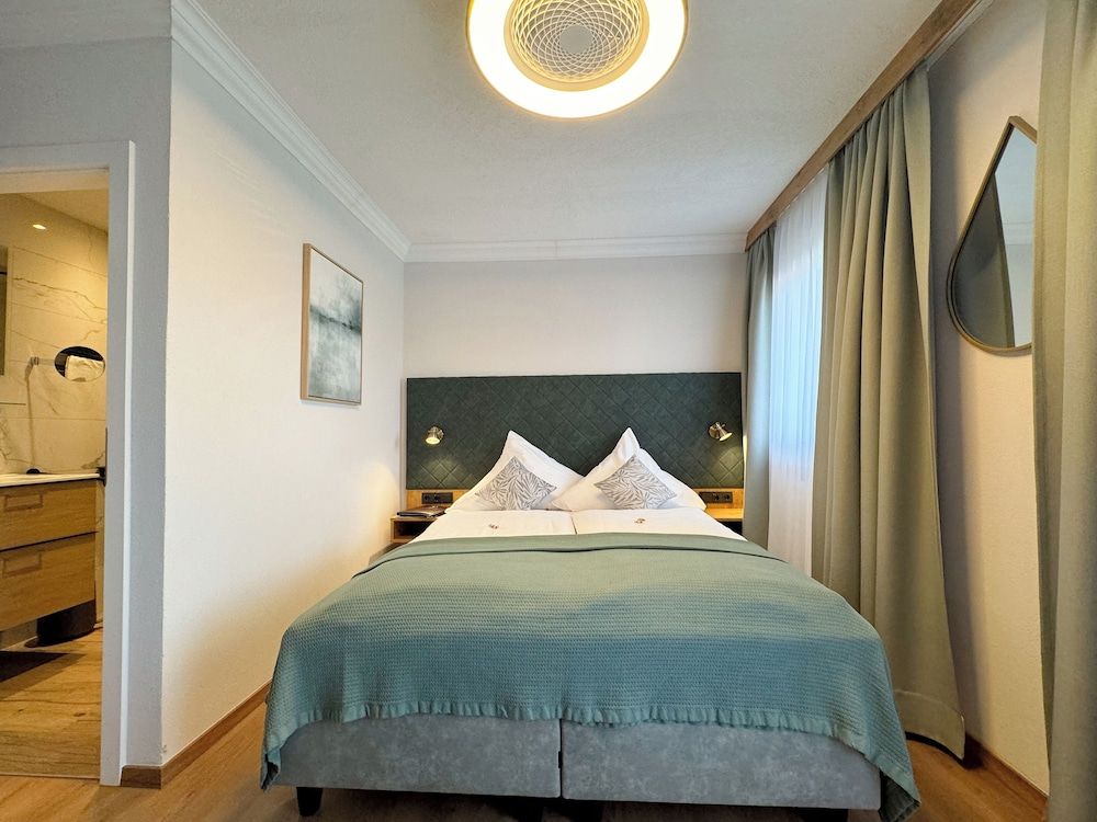 afbeelding van Panorama tweepersoonskamer, 1 queensize bed, balkon, aan het meer