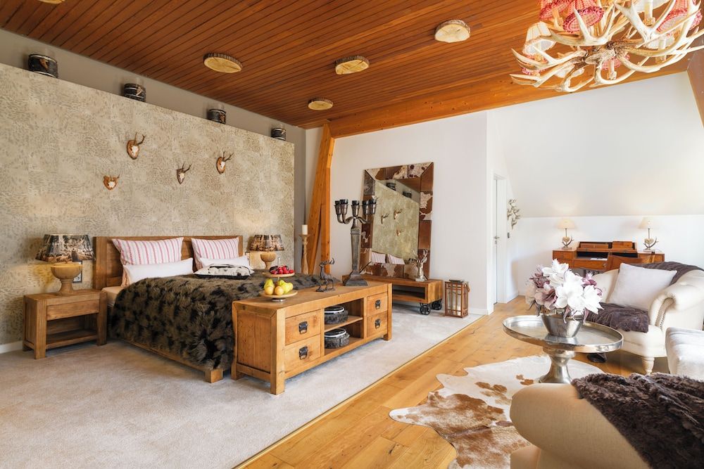 afbeelding van Suite (Mahoni)