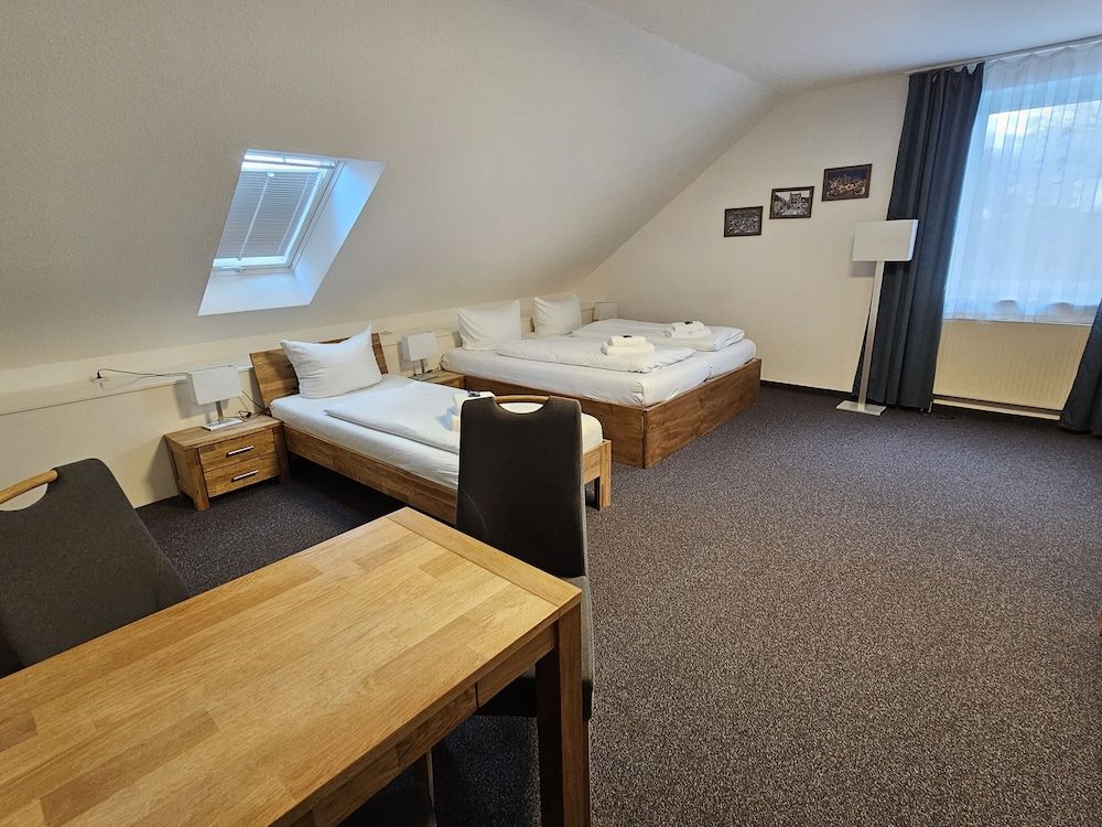 afbeelding van Driepersoonskamer, privébadkamer