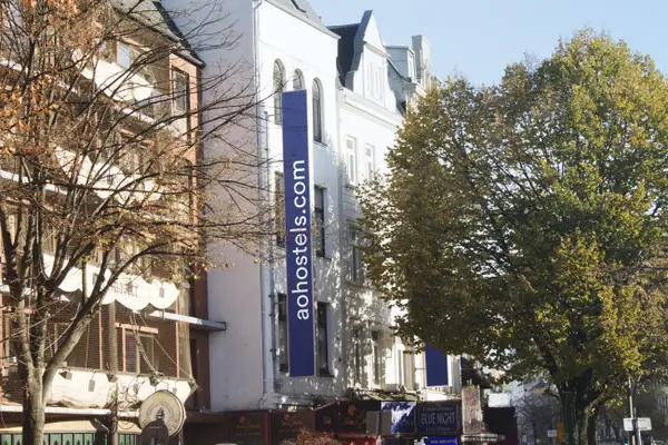 a&o Hamburg Reeperbahn - Voordeel Special - FRONT