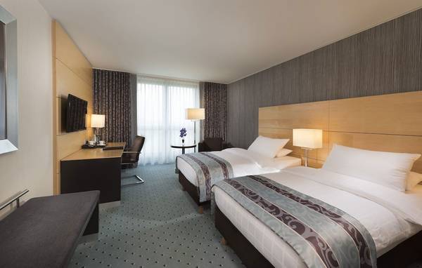 Maritim Hotel Düsseldorf - Klassieke tweepersoonskamer - GENERAL