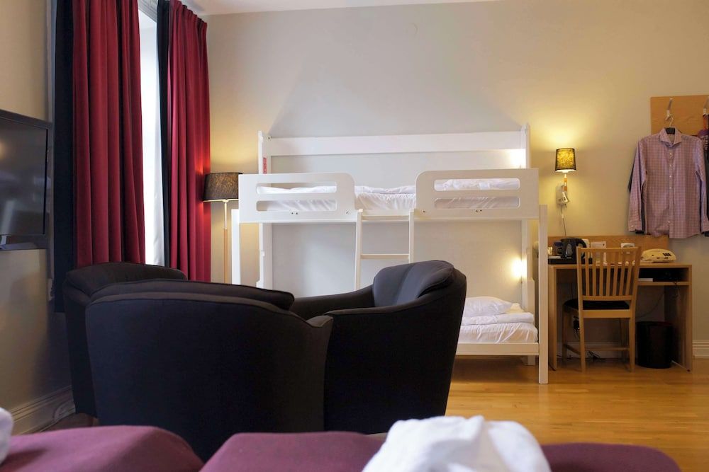 afbeelding van Familiekamer (Four)
