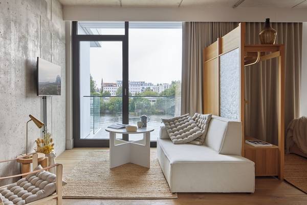 Locke at East Side Gallery - City studio - GENERAL