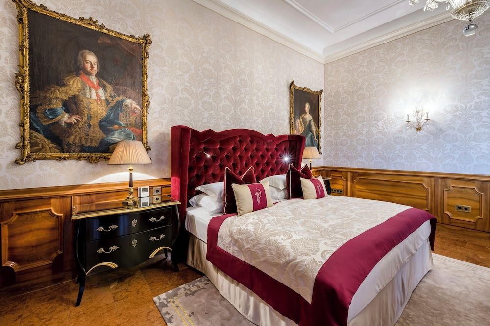 afbeelding van Royal suite, 1 kingsize bed, terras, uitzicht op stad