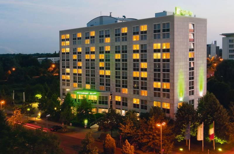 Holiday Inn Düsseldorf Airport Park Sleep Fly www.hotelspecials.nl