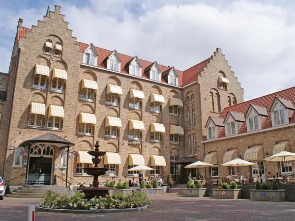 Fletcher Hotel-Restaurant De Dikke Van Dale - Lente Sale - FRONT