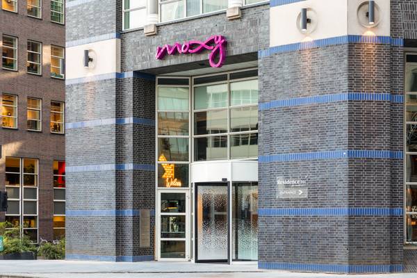 Moxy the Hague - Voordeel Special - FRONT
