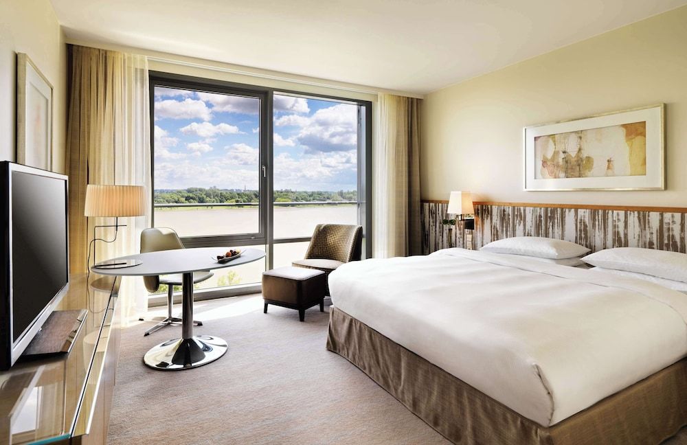 afbeelding van Club kamer, 1 kingsize bed, toegang tot de clublounge, uitzicht op rivier