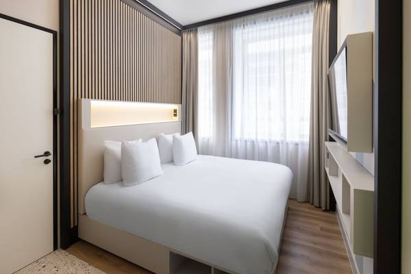 Motto by Hilton Rotterdam Blaak - Basic Special - ROOM
