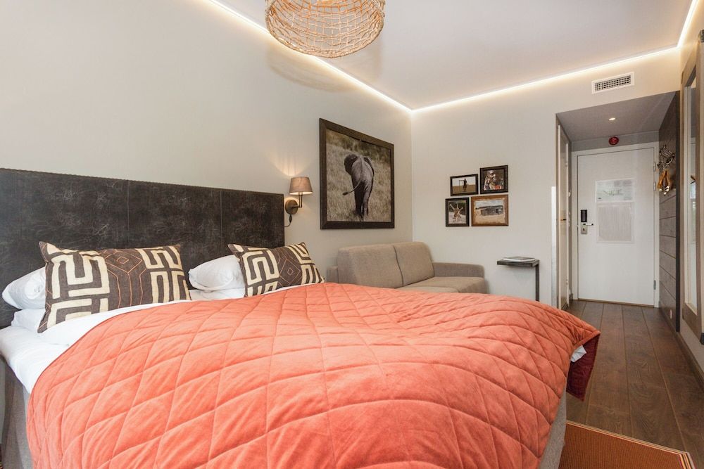 afbeelding van Tweepersoonskamer, 1 queensize bed met slaapbank, balkon
