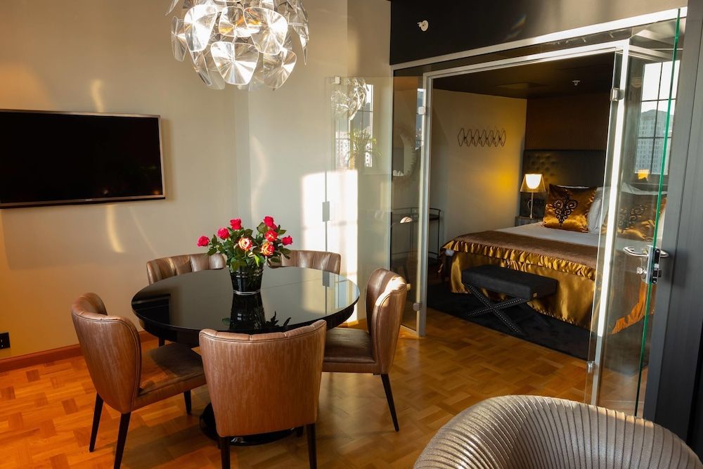 afbeelding van Suite, 1 tweepersoonsbed met slaapbank, op de hoek