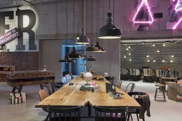 Moxy Frankfurt City Center - Kamer, 1 queensize bed - GENERAL