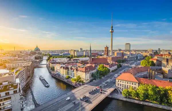 Good Morning + Berlin City East - Standard Twin Room - SURROUNDING