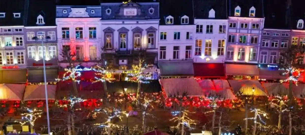 Proef de kerstsfeer op de kerstmarkt in Maastricht