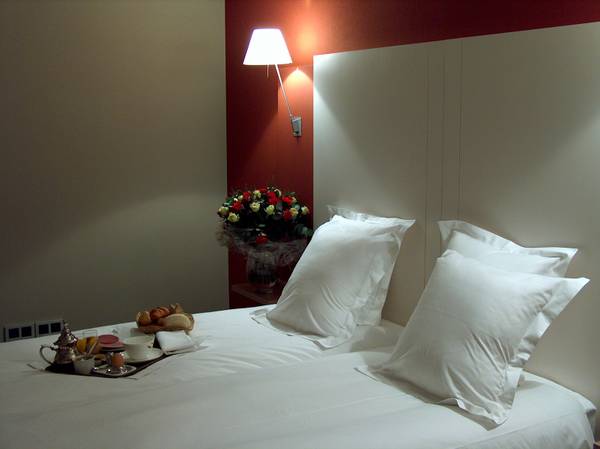 Hotel Bliss - 3=2 Special - ROOM